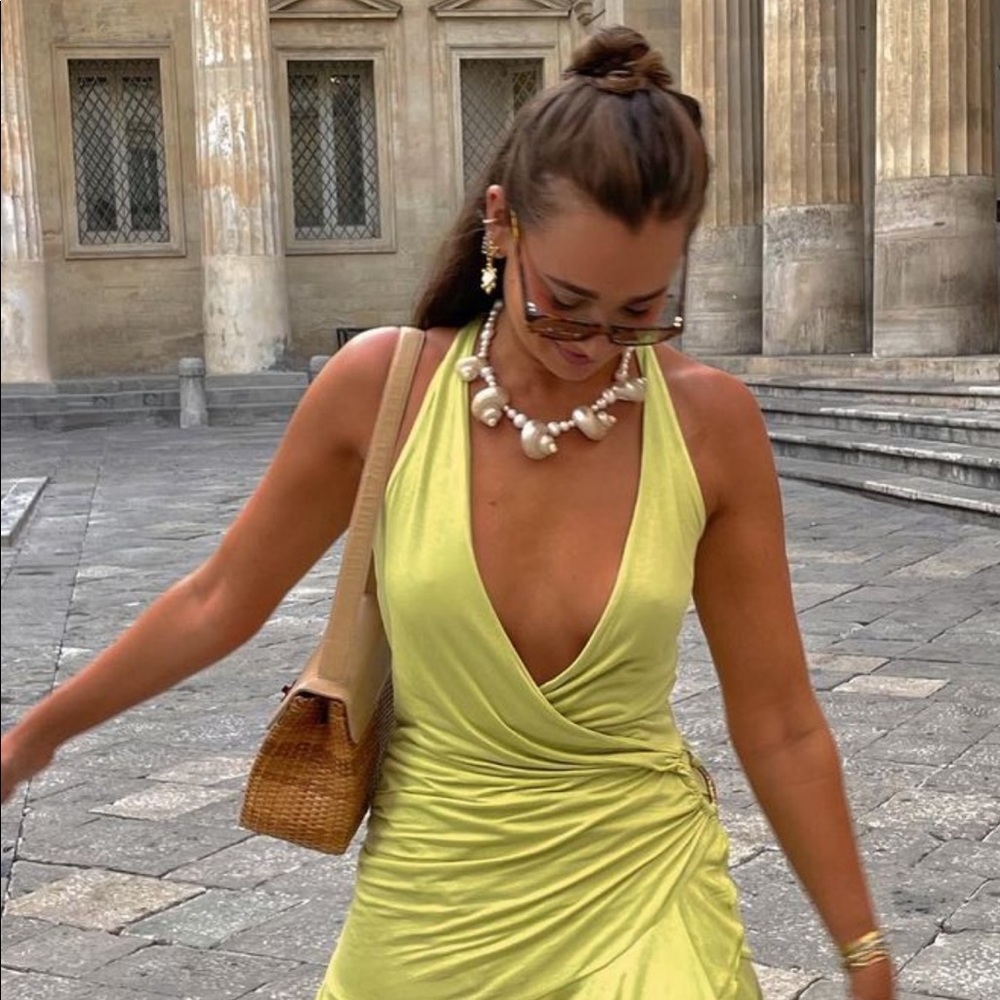 Eliou Sirenia turbo shell necklace